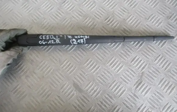 KIA Ceed Rear wiper blade arm