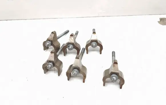 BMW X3 F25 Fuel Injector clamp holder 