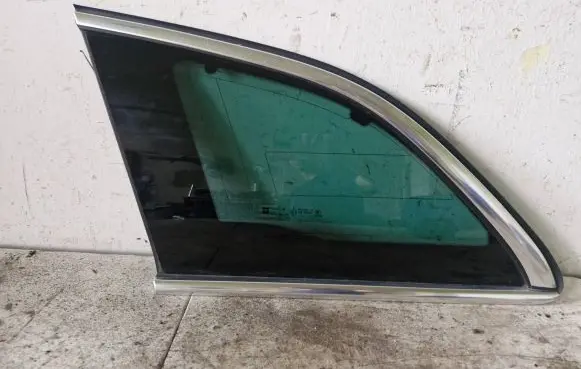Opel Insignia A Rear side window 43R009628