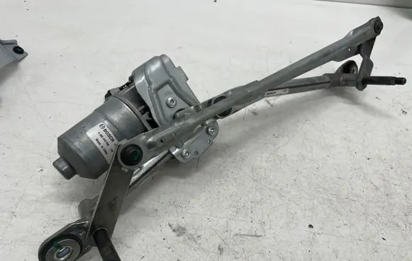 BMW X1 F48 F49 Front wiper linkage and motor 7350658