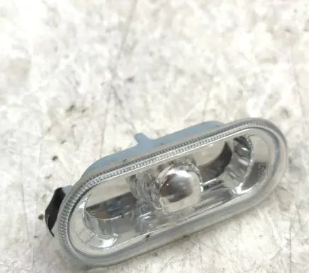 Front fender indicator light