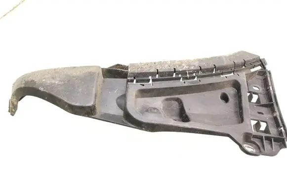 Volvo XC90 Front bumper mounting bracket 08620564