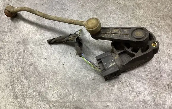Audi A8 S8 D3 4E Headlight/headlamp level sensor 4E0941285F