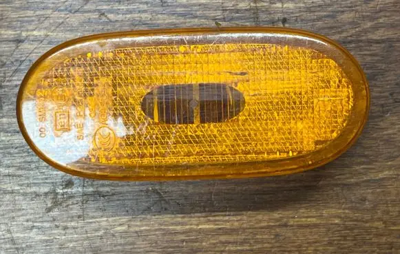 Mercedes-Benz Sprinter W906 Front fender indicator light A049044