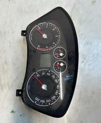 Ford Fusion Speedometer (instrument cluster) 6S6T10849 U0915LA