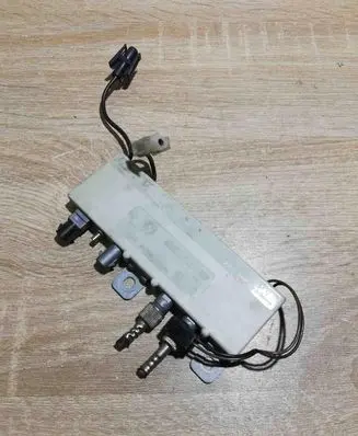 BMW 5 E39 Aerial antenna amplifier 8378090