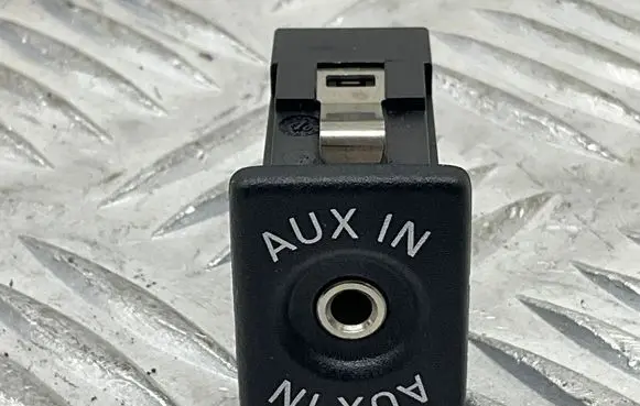 Volkswagen Eos AUX in-socket connector 5M0035724