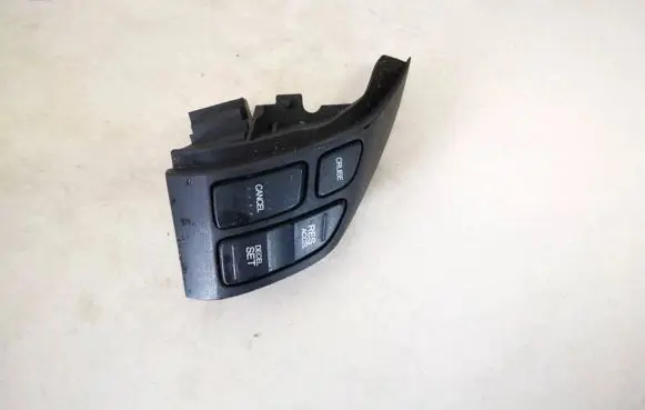 Honda CR-V Steering wheel buttons/switches 