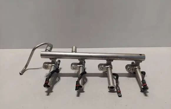 Volvo XC90 Fuel main line pipe 31478555