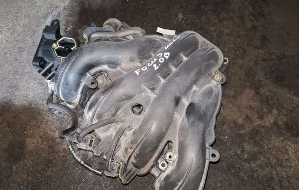 Ford Focus Intake manifold 3S4G9424AF