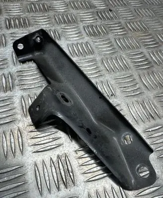 Nissan X-Trail T32 Fender mounting bracket 