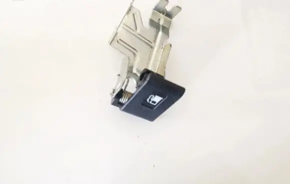 Honda CR-V Fuel tank opening switch 