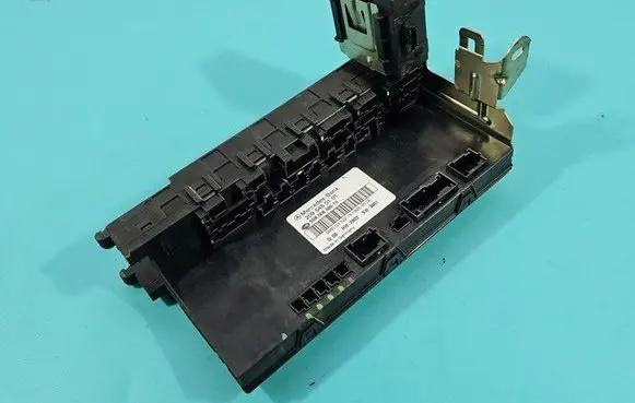 Mercedes-Benz C W203 Fuse box set 5DK008486-10 IMPRK1467878