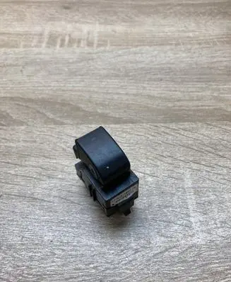 Toyota Corolla Verso AR10 Electric window control switch 848100F010