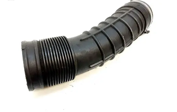 Volvo V70 Air intake hose/pipe 6898050