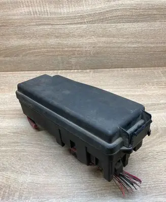 Opel Vectra C Fuse module 13112920 460023260