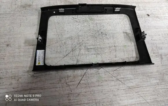 Volkswagen PASSAT B6 Radio/GPS head unit trim 3c0868069m