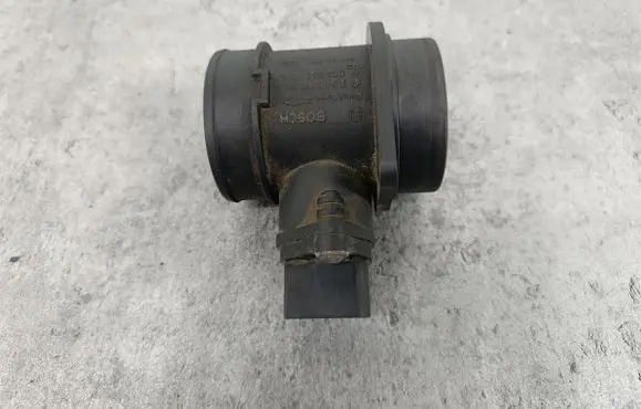 Audi A4 S4 B6 8E 8H Mass air flow meter 06A906461L