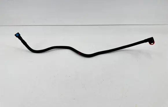 Toyota Yaris XP210 Fuel line/pipe/hose 