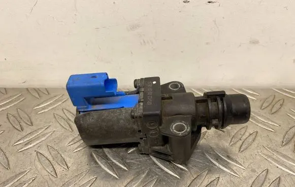 Ford Fusion II Coolant heater control valve bm5g8c605db