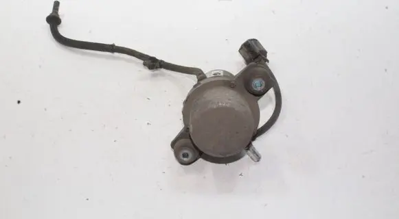 Opel Mokka Vacuum pump 95073598