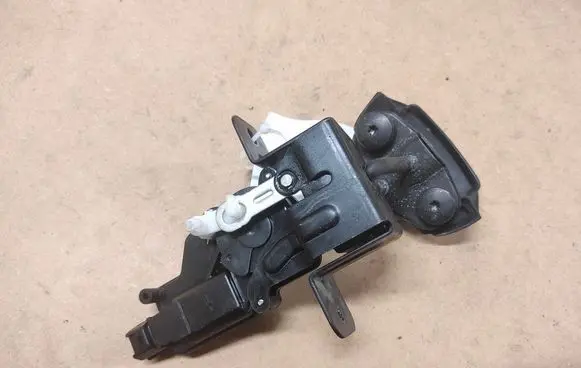 KIA Sorento Tailgate/trunk/boot lock/catch/latch 871303E000