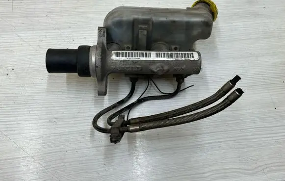Chrysler Grand Voyager IV Master brake cylinder P04721154AB