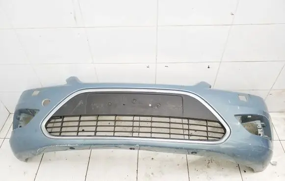 Ford Focus Front bumper 8M5117757A