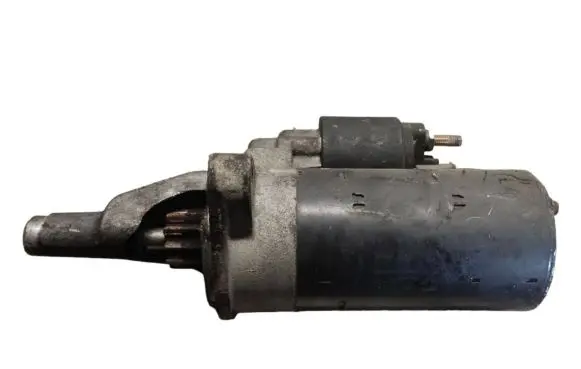 Volkswagen PASSAT B5.5 Starter motor 059911023H 0001109021