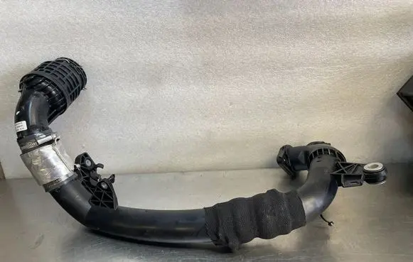 Renault Trafic III (X82) Coolant pipe/hose 