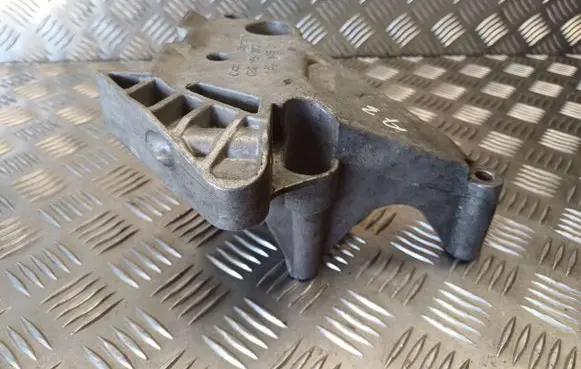 Audi A3 S3 A3 Sportback 8P Engine mounting bracket 03G199207A