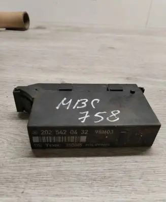 Mercedes-Benz E W210 Light module LCM 2025420432 350065 98M03