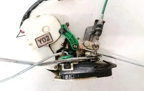KIA Sorento Front door lock