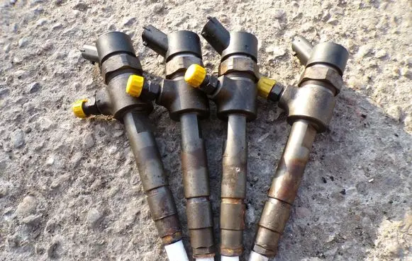 Alfa Romeo 166 Fuel injector