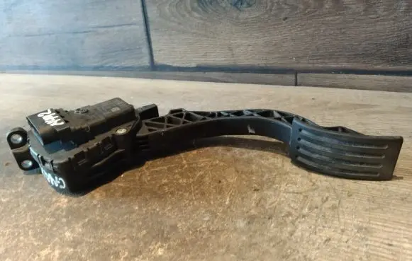 Ford Focus C-MAX Accelerator throttle pedal 3M519F836CF 6PV00864109