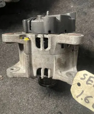 Renault Scenic III - Grand scenic III Generator/alternator 231007033R 214031939