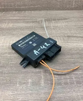 Audi A6 S6 C6 4F Gateway control module 4F0907468D