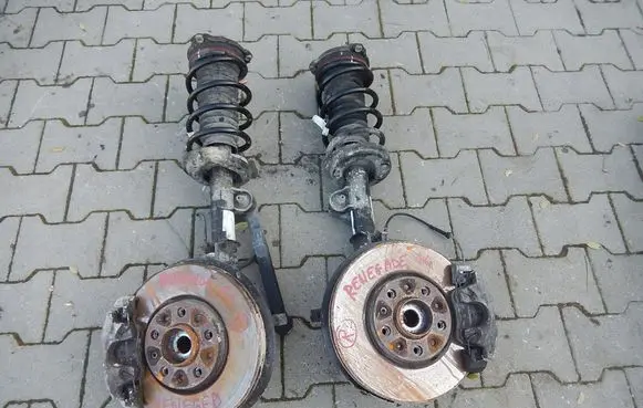 Jeep Renegade Front wheel hub spindle knuckle