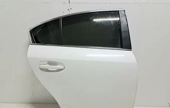 Toyota Avensis T270 Rear door