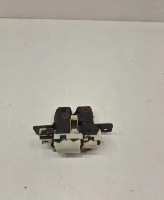 Tailgate/trunk/boot lock/catch/latch
