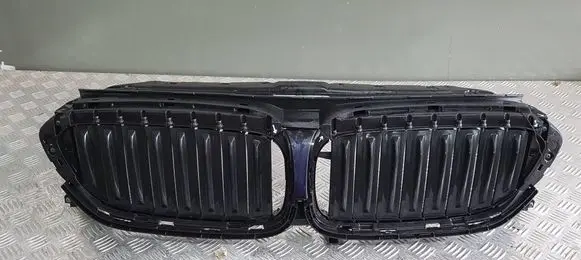 BMW 5 G30 G31 G38 Front grill 18715610