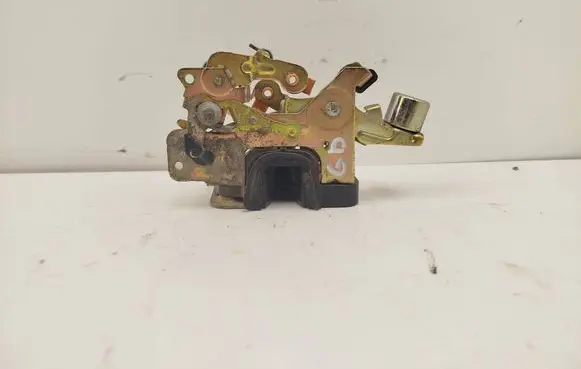Opel Astra F Rear door lock 90452390