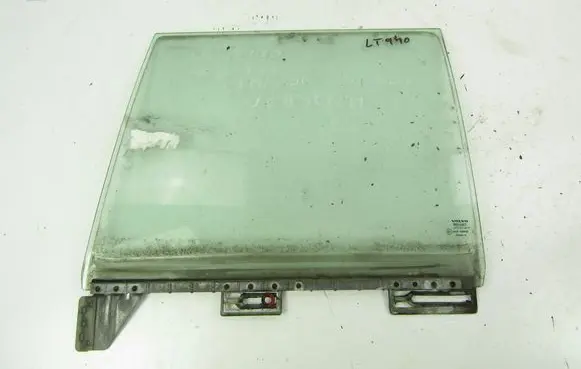 Volvo 940 Rear door window glass 
