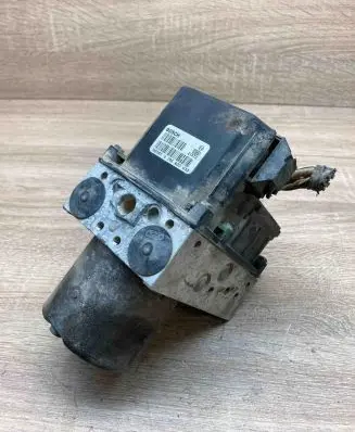 Mercedes-Benz Vito Viano W638 ABS Pump 0265900033 A0004464889