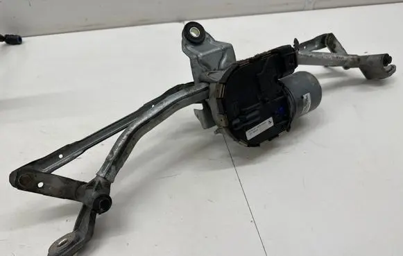 BMW X3 F25 Front wiper linkage and motor 7213275