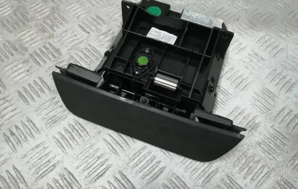 Citroen C4 III e-C4 Glove box Y0047010 1300E2021