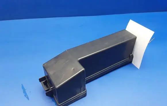 Lexus IS 220D-250-350 Fuse box cover 8266253060