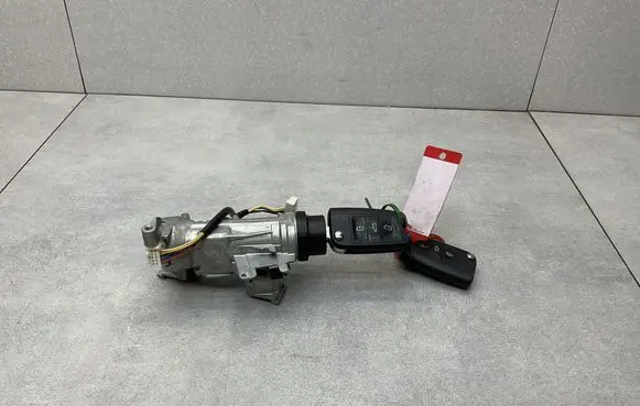 Volkswagen Golf VII Ignition lock 1K0905851 5Q0905865A