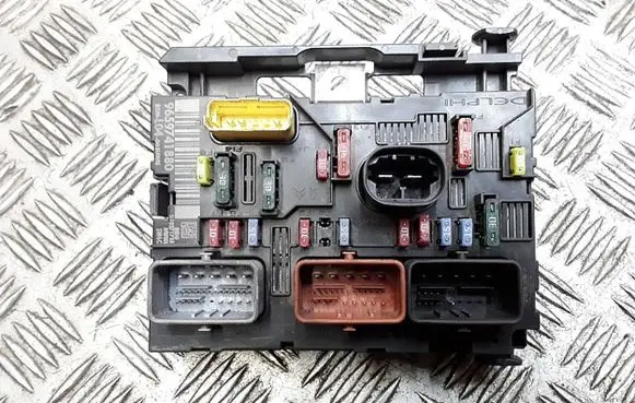 Citroen C3 Fuse module 9659741880