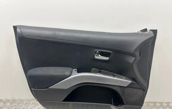 Mitsubishi Outlander Front door card panel trim 7221B157ZZ